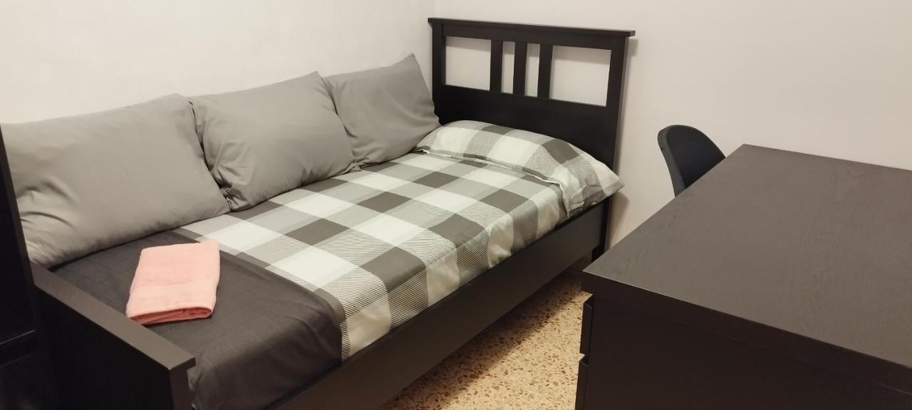 Apartamento Entero Con Terraza En El Centro De Rubí Exteriér fotografie